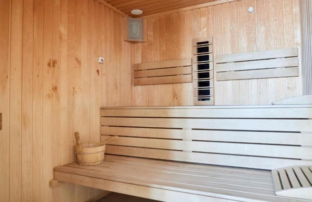 Alezzi Beach Vibe Family Studio With Spa Piscina Interioara Incalzita Sauna Jacuzzi Gym Năvodari Extérieur photo