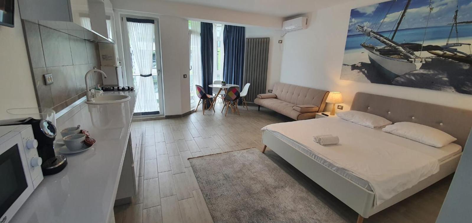 Alezzi Beach Vibe Family Studio With Spa Piscina Interioara Incalzita Sauna Jacuzzi Gym Năvodari Extérieur photo